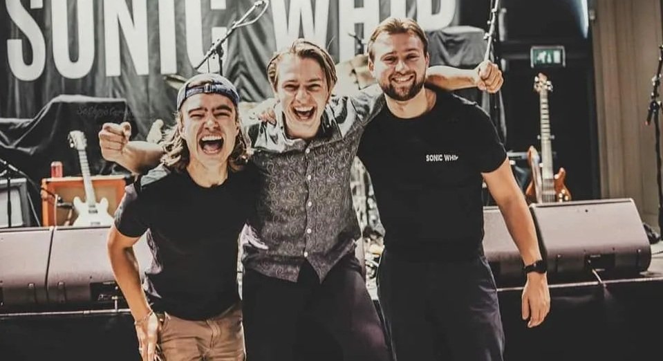 Sonic Whip presentó su nuevo EP «Spinning around»