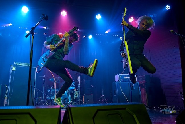 SLIP~ons lanza «Graystone», un tributo de power pop al legendario local de Detroit