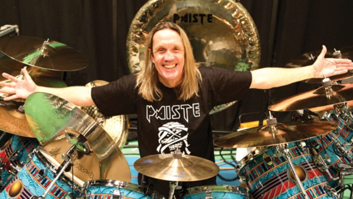 Nicko McBrain no hará más giras con Iron Maiden