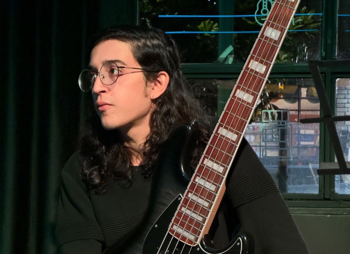Con «Augurio» y «Mentes estables», Nicolás Gámez explora el jazz norteamericano desde su origen colombiano