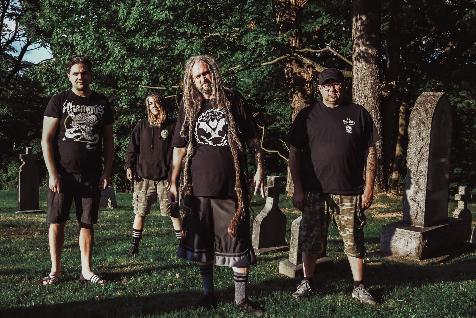 Negative 13 se presenta fusionando doom y sludge con elementos del post-punk