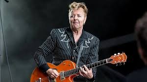 Brian Setzer ya no puede tocar la guitarra