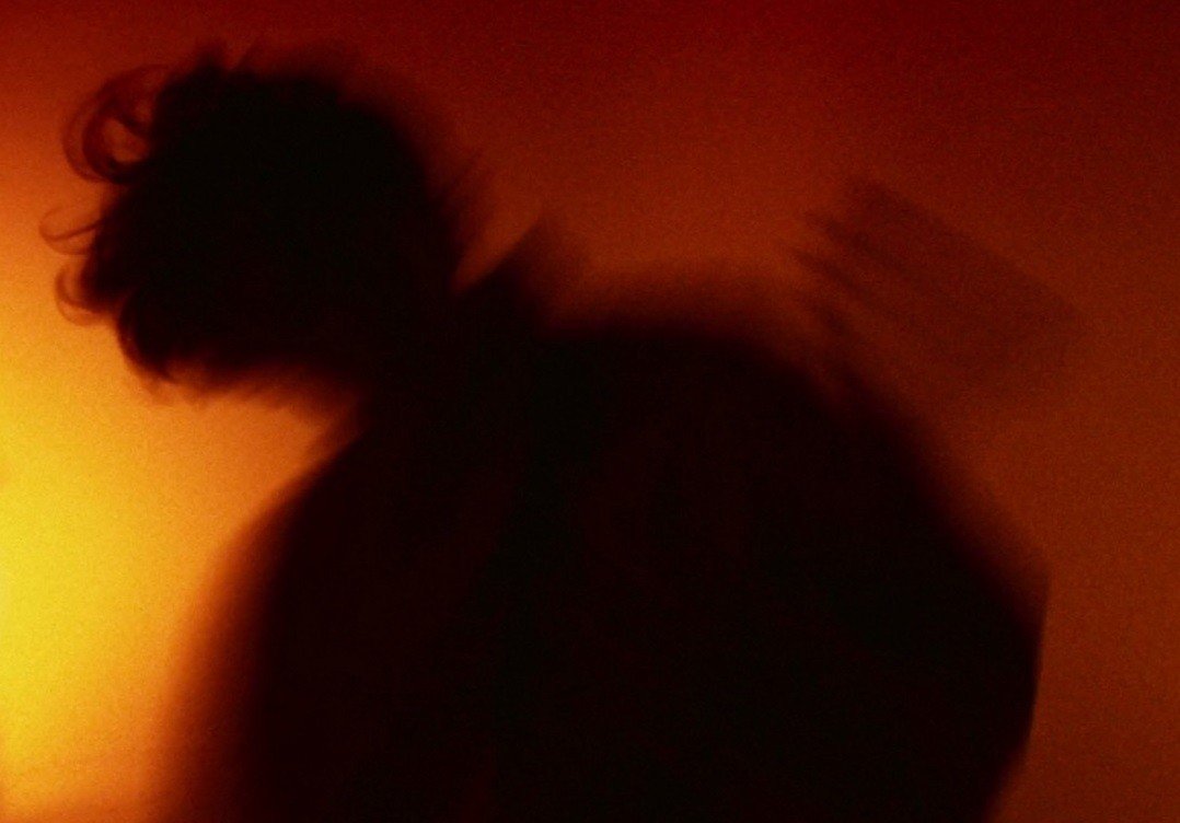 Entre pop de ensueño y shoegaze, Atalhos muestra sus «Ondas de calor»