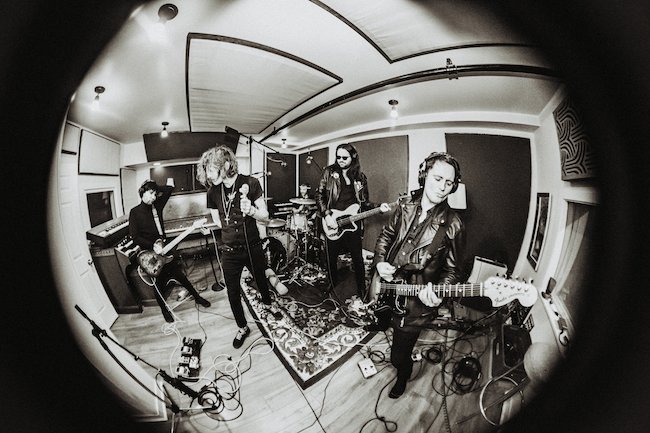 Real Sickies aumenta la expectación con el nuevo sencillo contagioso «Should’ve Seen It Coming» de su próximo LP