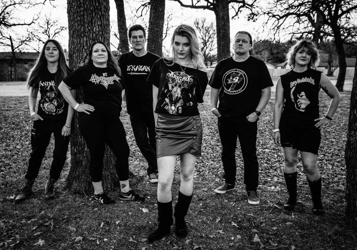 Awaiting Abigail: Abriendo camino en la escena del hard rock y el metal con su EP debut «Bad Mind»