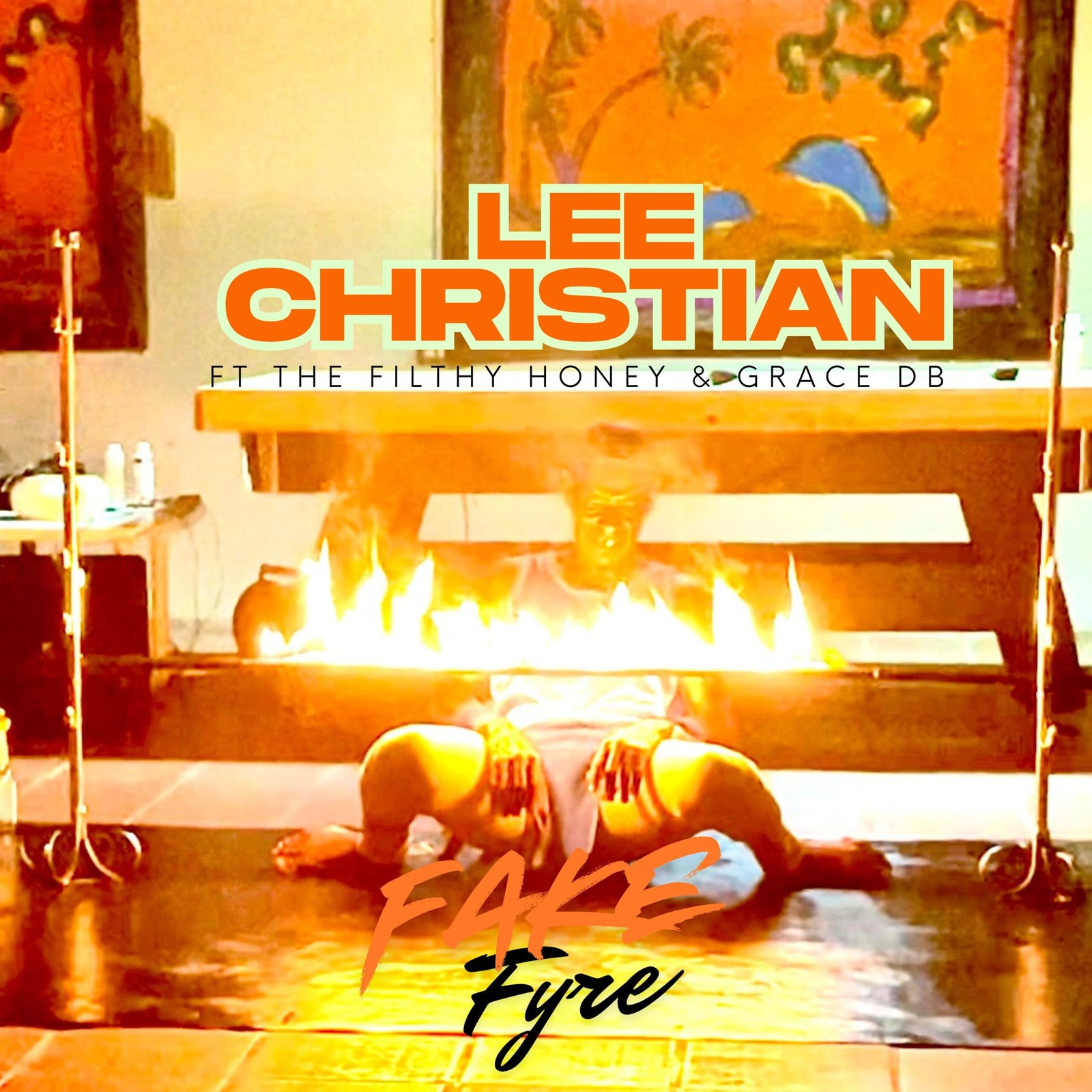 Lee Christian publica «Fake Fyre»