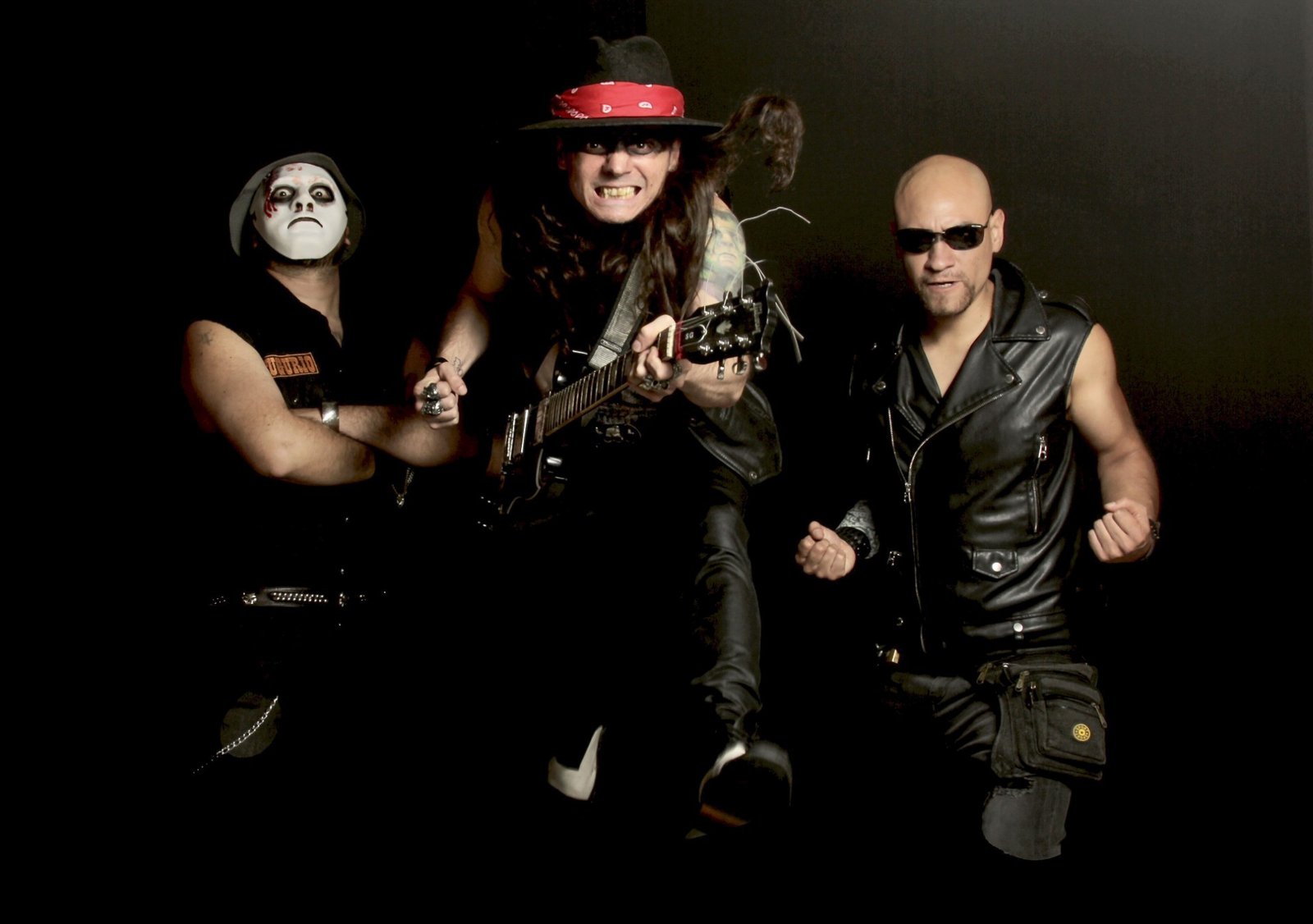 La banda chilena Tugurio ha estrenado recientemente su nuevo videoclip «El guerrero del camino»