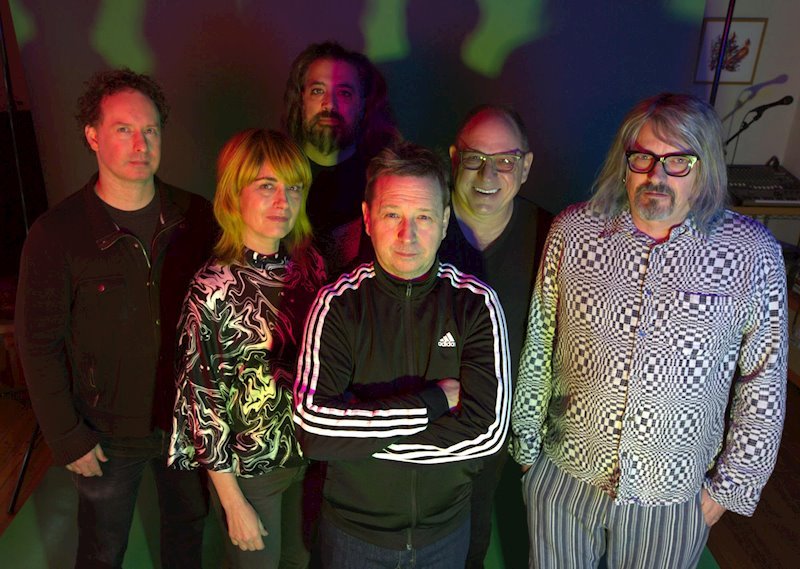 Los psicorockeros Tombstones In Their Eyes lanzan el himno «I Am Cold», transmutando la confusión interna