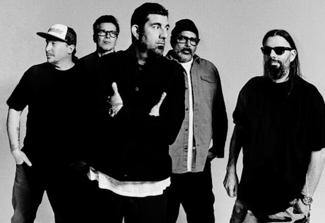 Deftones comparte el nuevo sencillo «Milk Of The Madonna»