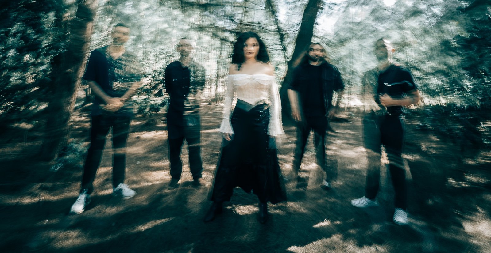 Moths desata la oscuridad con «Septem»: un lanzamiento que demuestra su versatilidad musical