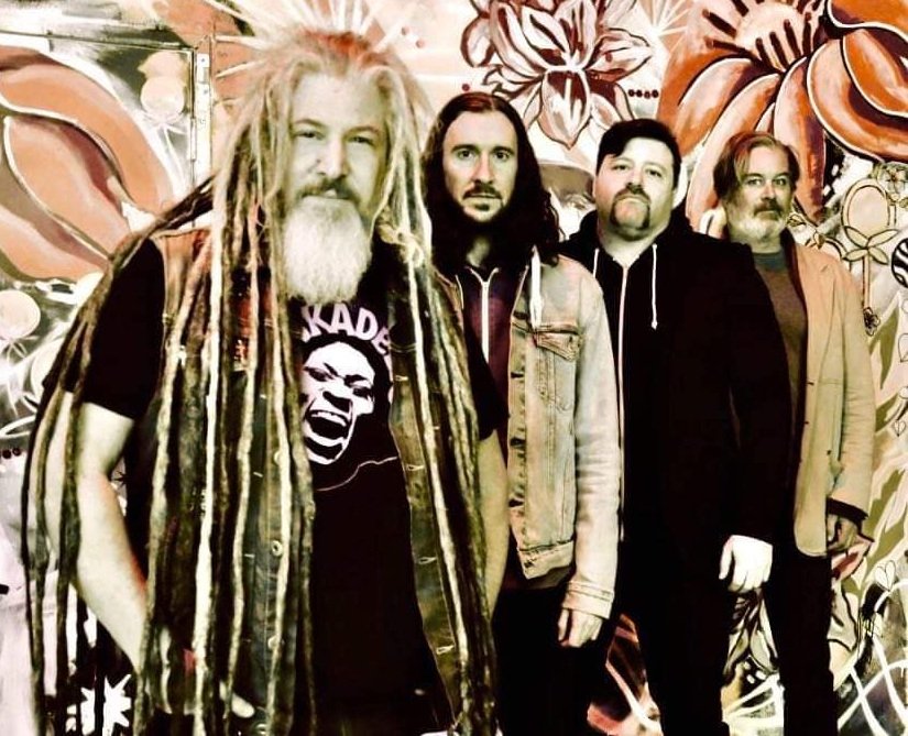 Thunderbird Divine regresa con «Live, Loud and Lucky», EP en vivo