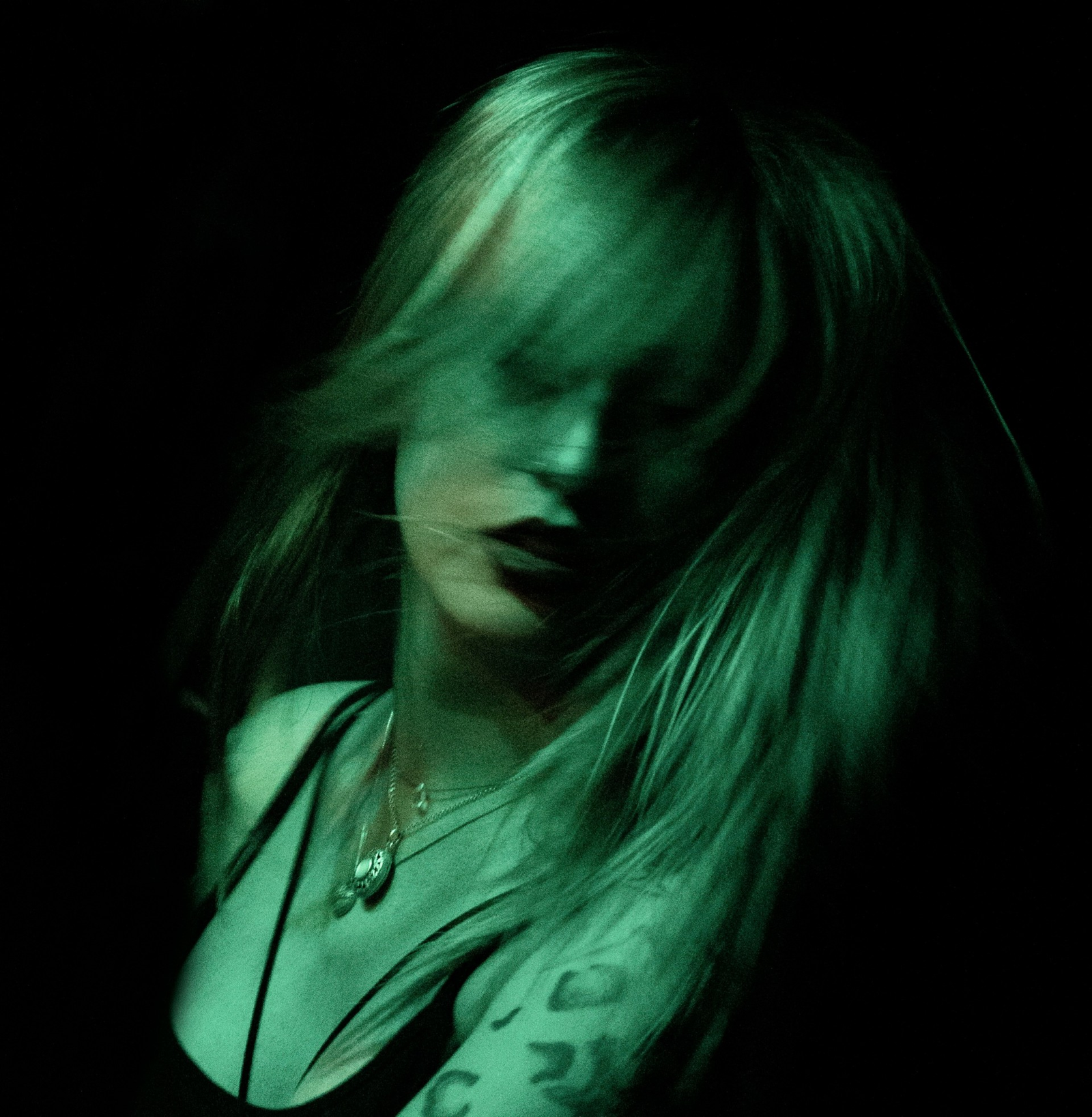 El proyecto de rock post-gotico Amphettamine lanza su nuevo sencillo «Anesthesia»