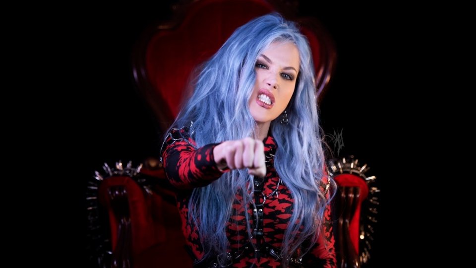 Alissa White-Gluz dejó de ser la vocalista de Arch Enemy
