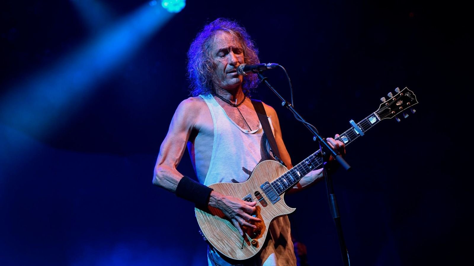 Murió Robe Iniesta, el poeta irreverente del rock español