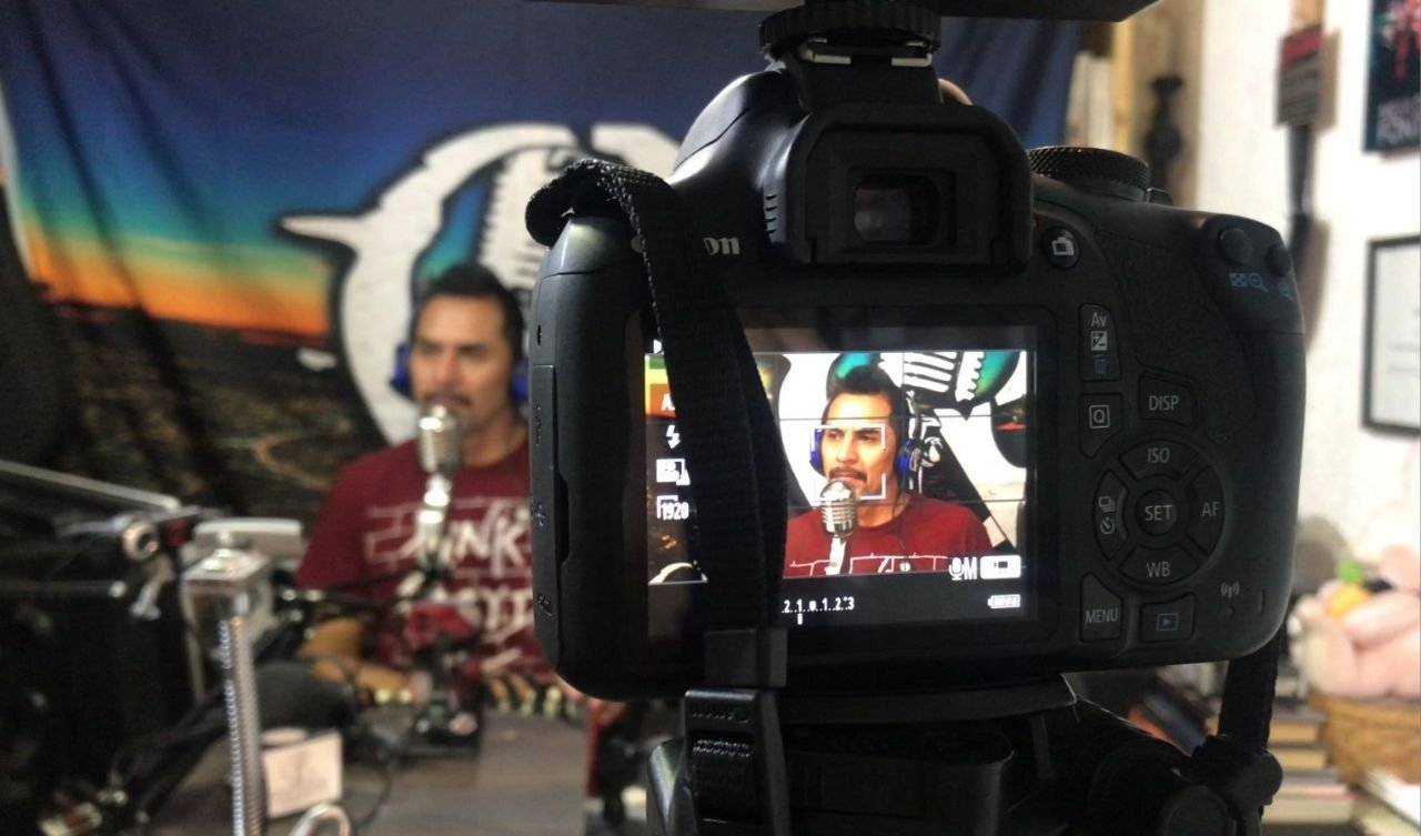 Oscura Radio Tv celebra 11 años con una serie podcast sobre la cultura extrema en Bogotá