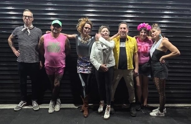 De Astoria a los callejones de Los Ángeles de los 80: Beta Voids canaliza el espíritu del punk de la Costa Oeste en «Scrape It Off»