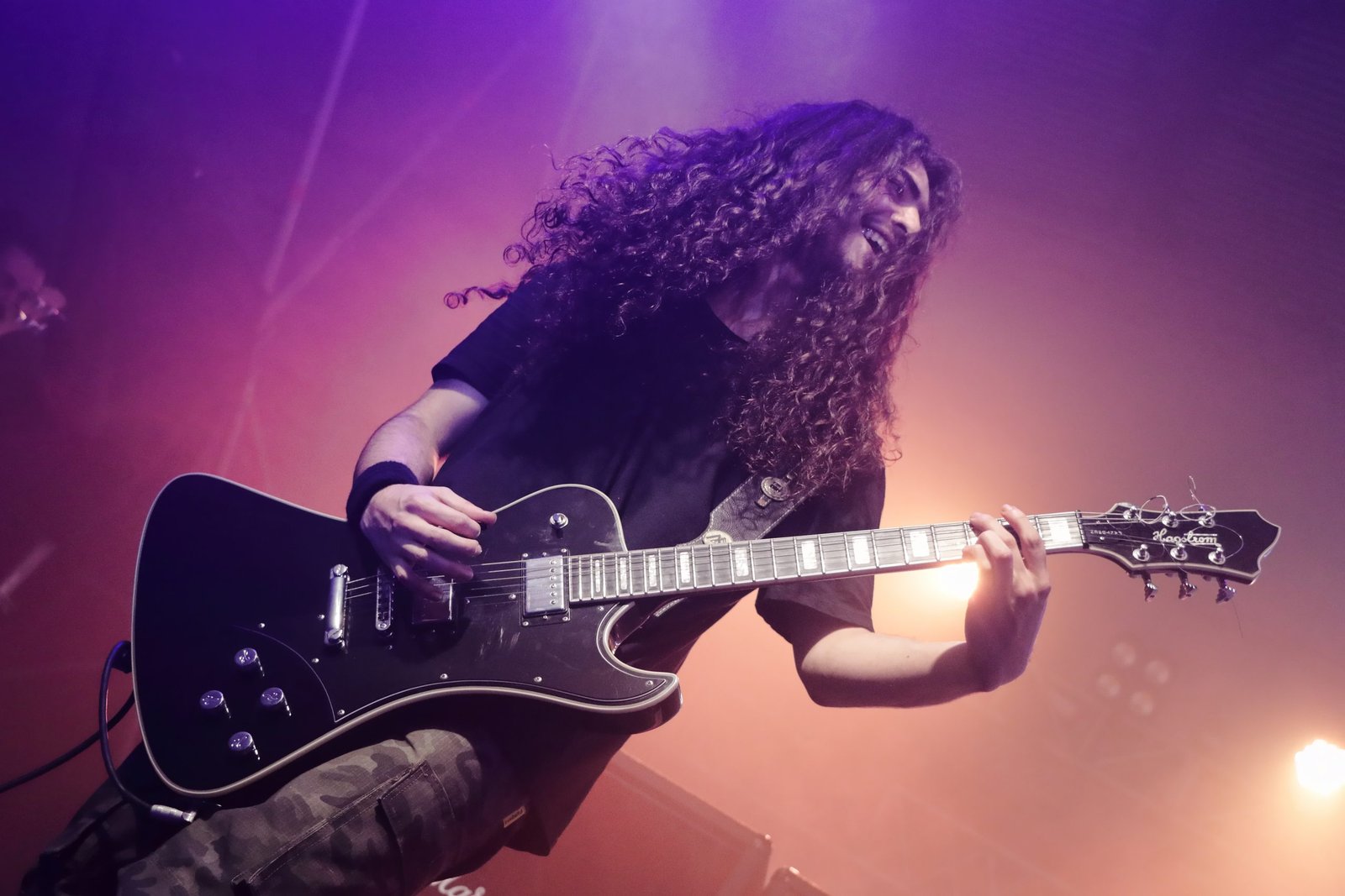 Alejo León lanza «Ofanim», un disco de metal y transformación