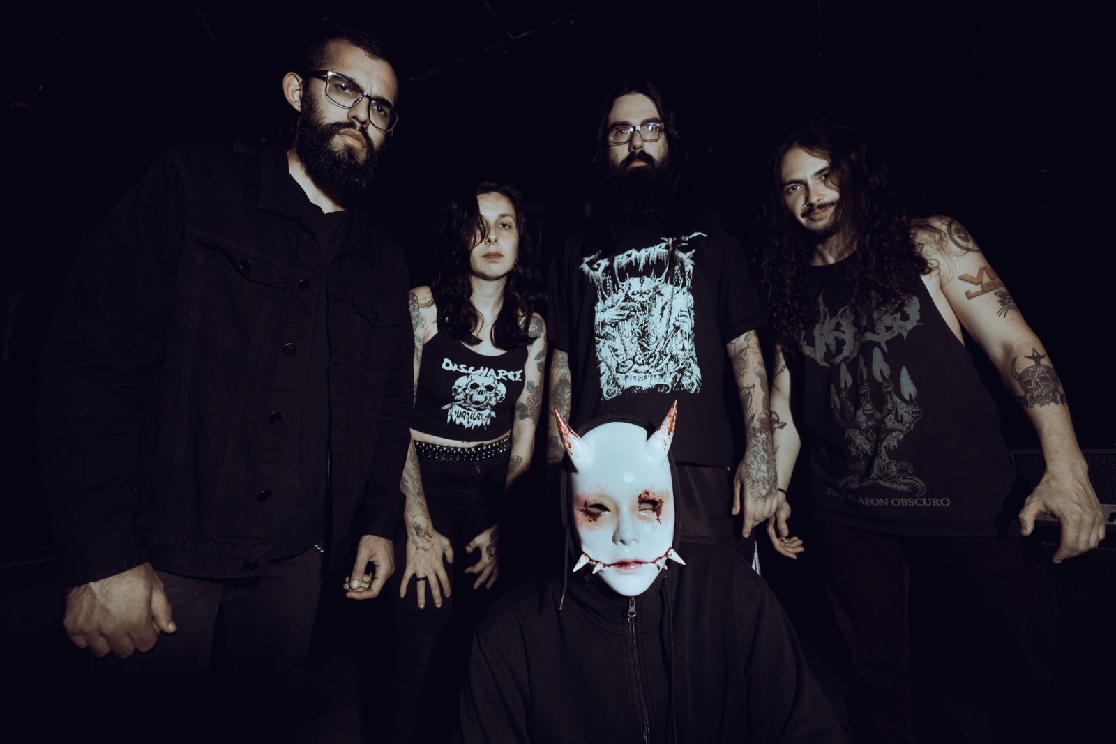 Manger Cadavre? lanza el videoclip de «Efêmero», explorando el terror repentino de una crisis de pánico