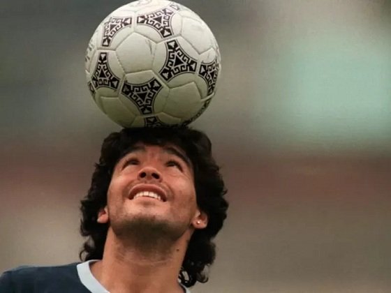 “Si yo fuera Maradona viviría en la NY”: El arte urbano sostiene el mito del 10 en Berisso y más allá