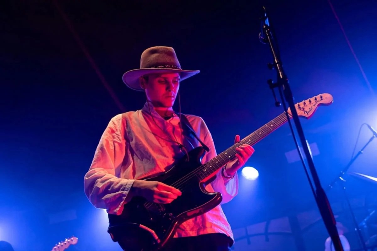 Murió Matt Kwasniewski-Kelvin, guitarrista y cofundador de Black Midi