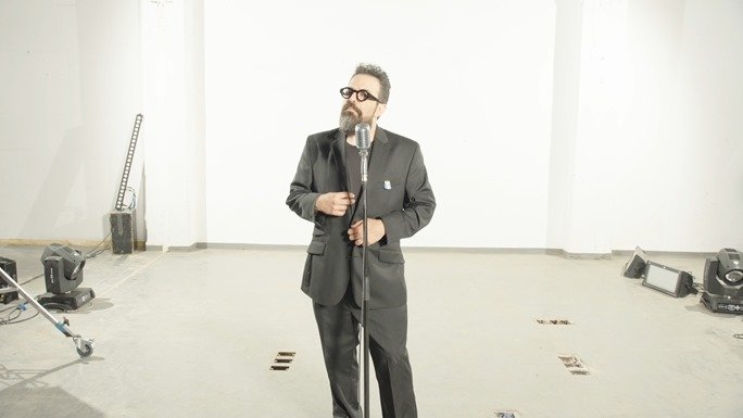 Matt Miller presenta su nuevo single “Al borde”