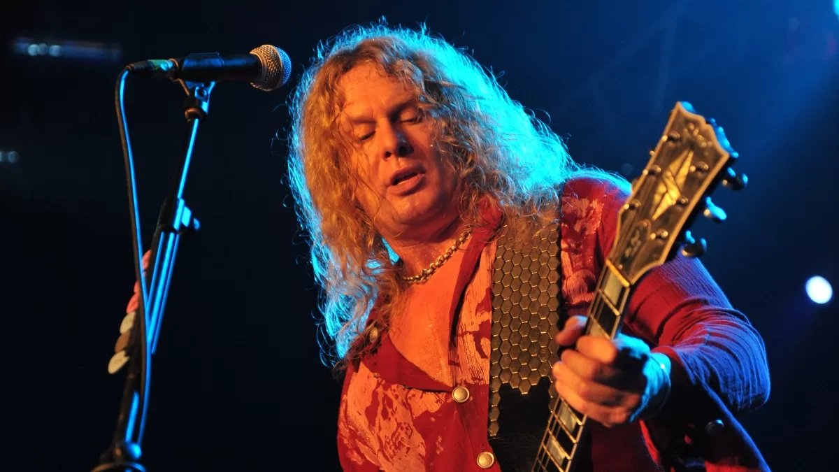 El sencillo póstumo de John Sykes, «My Guitar», ya está disponible