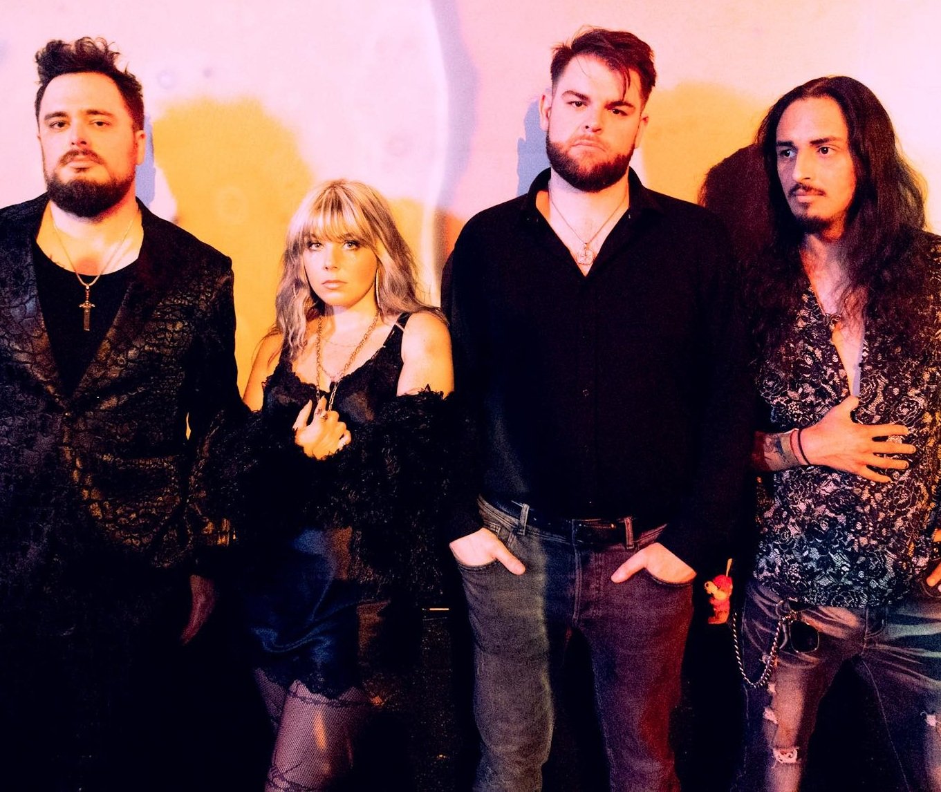 Jane and The Killer Queens escupe «Dumn Blonde», su nuevo single
