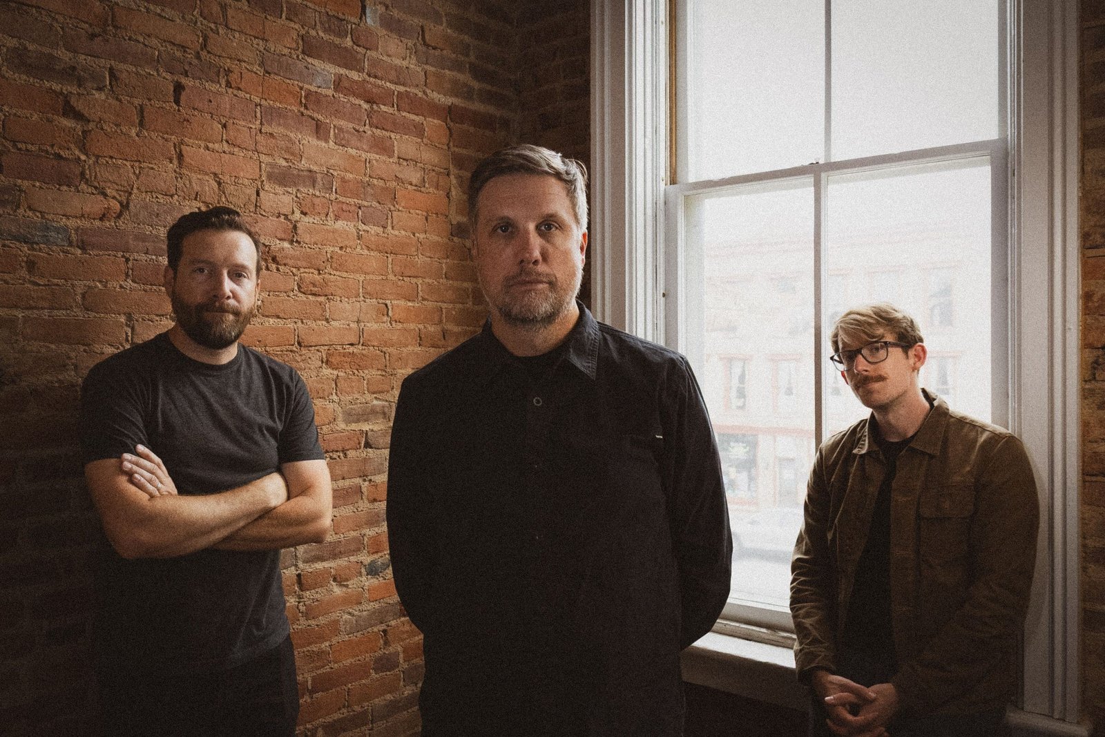 84 Tigers presenta el video musical de «Two Rivers» con Rocky Votolato