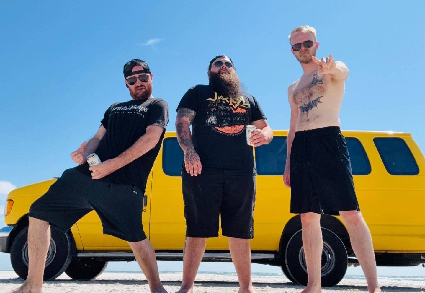 El trío de sludge progresivo Ape Vermin se embarca en «The Riders of The Damned Tour Part 2» con Mean Green
