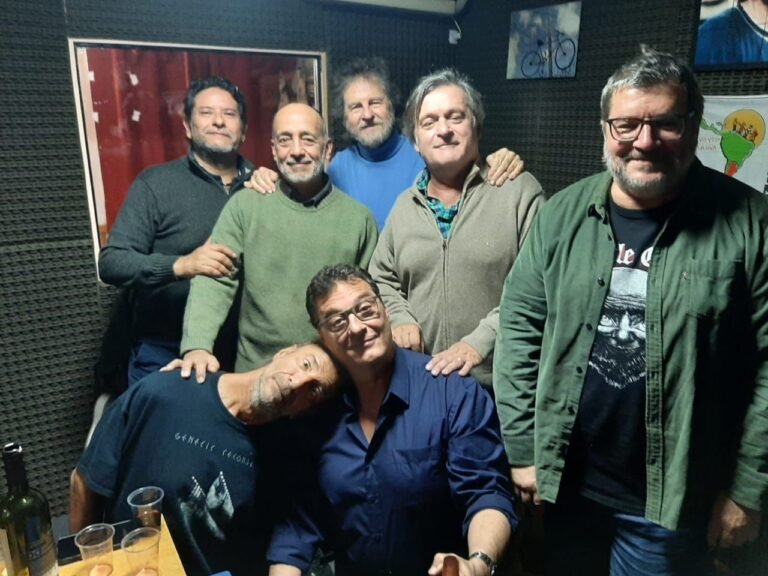 Gigantes Gentiles: 700 emisiones de resistencia cultural en el aire