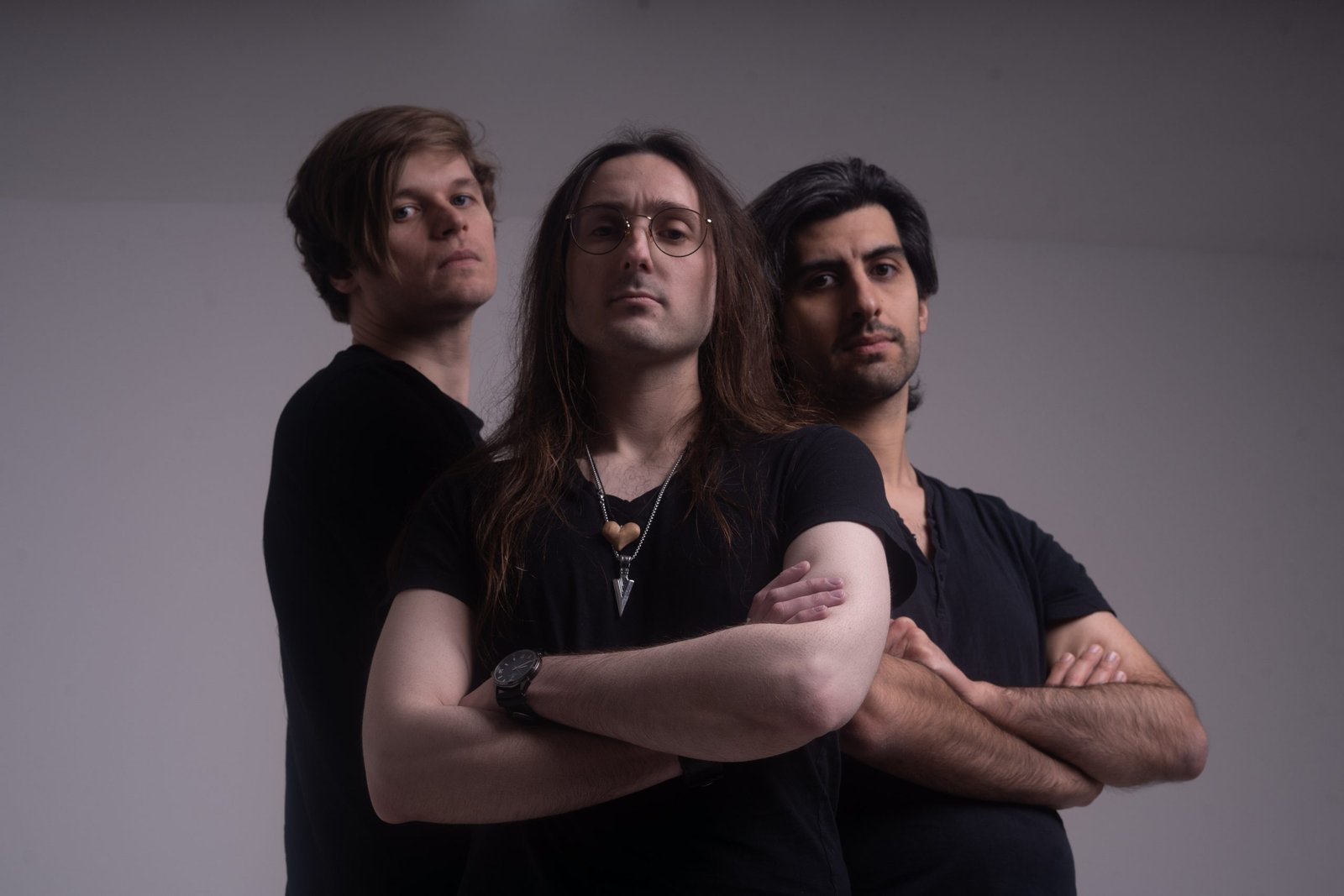 Redshift lanza su tercer álbum conceptual, «Down The Wire», un trabajo mordaz inspirado en la inteligencia artificial