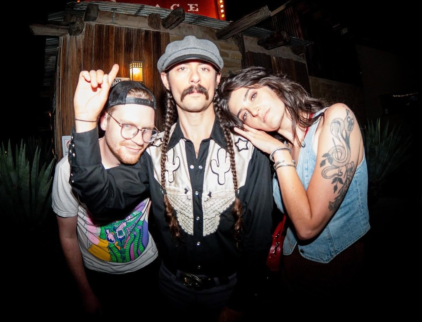 El trío Pink Fuzz lanza el single «Manipulator»